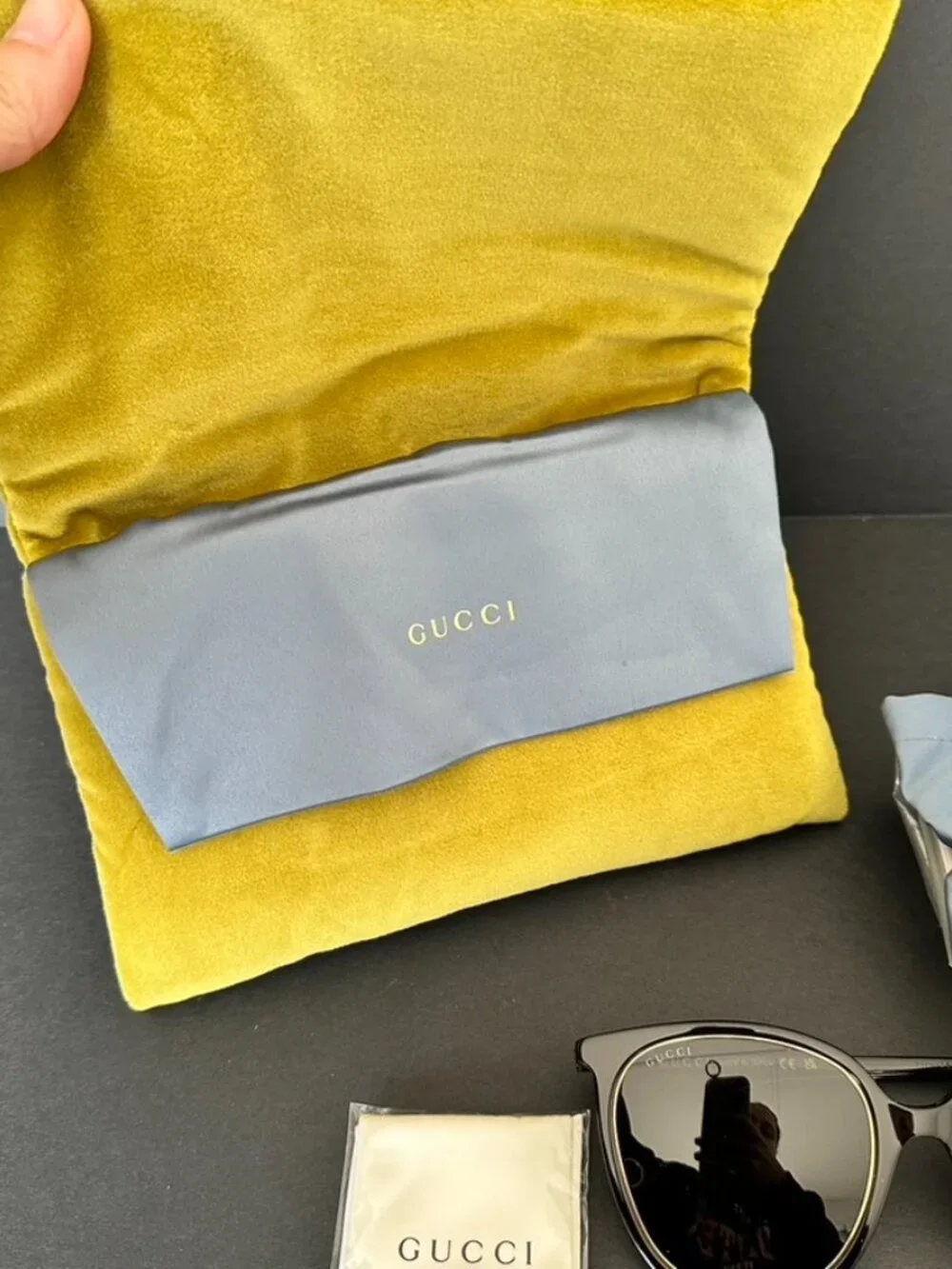 Gucci Women Black Sunglasses with Chains NEW - Picture 11 of 12